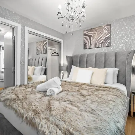 Luxury 1 Bed Flat With Parking 11k - Rated - Netflix - Wifi - 70 Inch Smart Tv - Centre - Tv In Bedroom - Rated *
